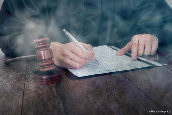 上诉法院驳回二人要求对总检察长的裁量权展开司法覆核的上诉